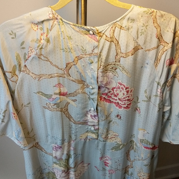 Nature print loose fitting buttoned back dress - Picture 4 of 4